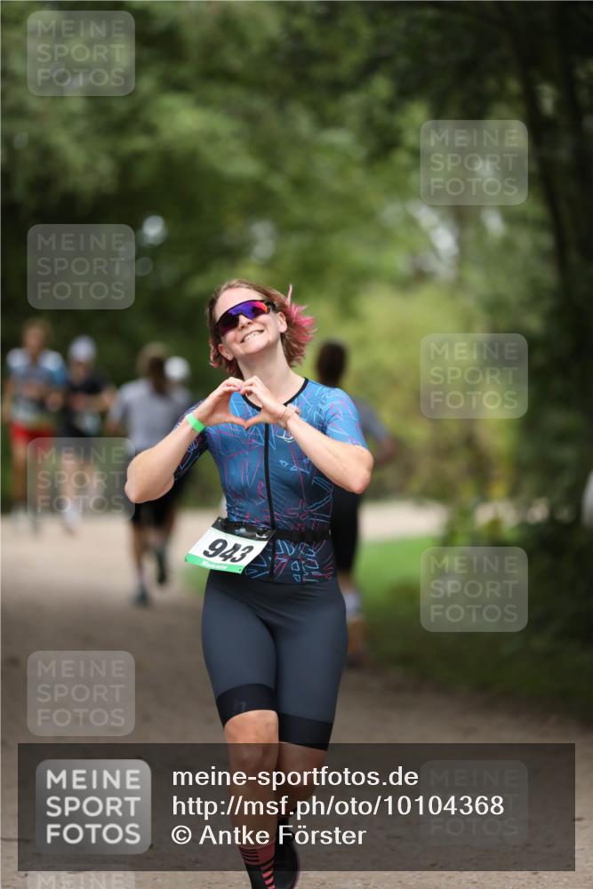 30.08.2026 - Elbe Triathlon Hamburg Antke Förster http://msf.ph/oto/10104368 30.08.2026 11:49:56 Laufen 943 meine-sportfotos.de