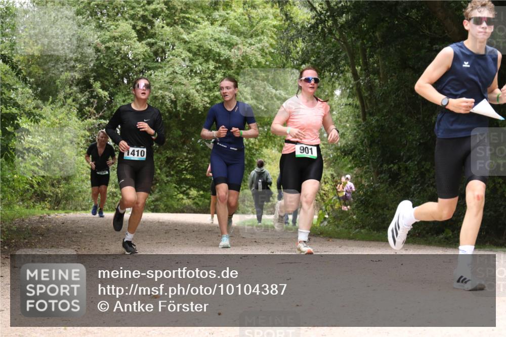 30.08.2026 - Elbe Triathlon Hamburg Antke Förster http://msf.ph/oto/10104387 30.08.2026 11:55:36 Laufen 901, 1410 meine-sportfotos.de