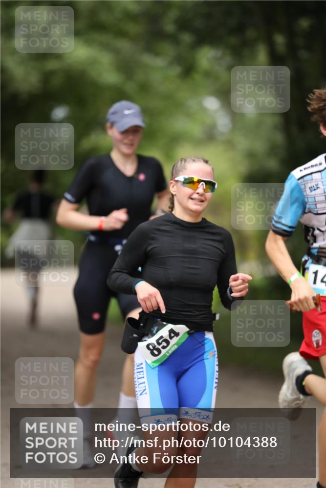 30.08.2026 - Elbe Triathlon Hamburg Antke Förster http://msf.ph/oto/10104388 30.08.2026 11:50:05 Laufen 854, 600, 14 meine-sportfotos.de