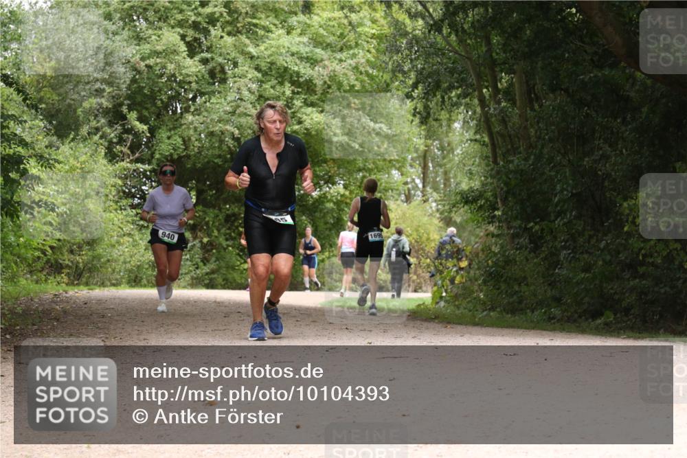 30.08.2026 - Elbe Triathlon Hamburg Antke Förster http://msf.ph/oto/10104393 30.08.2026 11:55:43 Laufen 940, 1695 meine-sportfotos.de