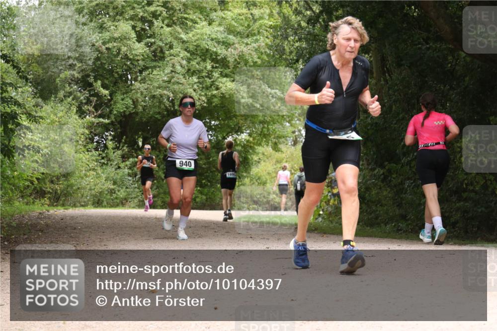 30.08.2026 - Elbe Triathlon Hamburg Antke Förster http://msf.ph/oto/10104397 30.08.2026 11:55:44 Laufen 940, 1695 meine-sportfotos.de