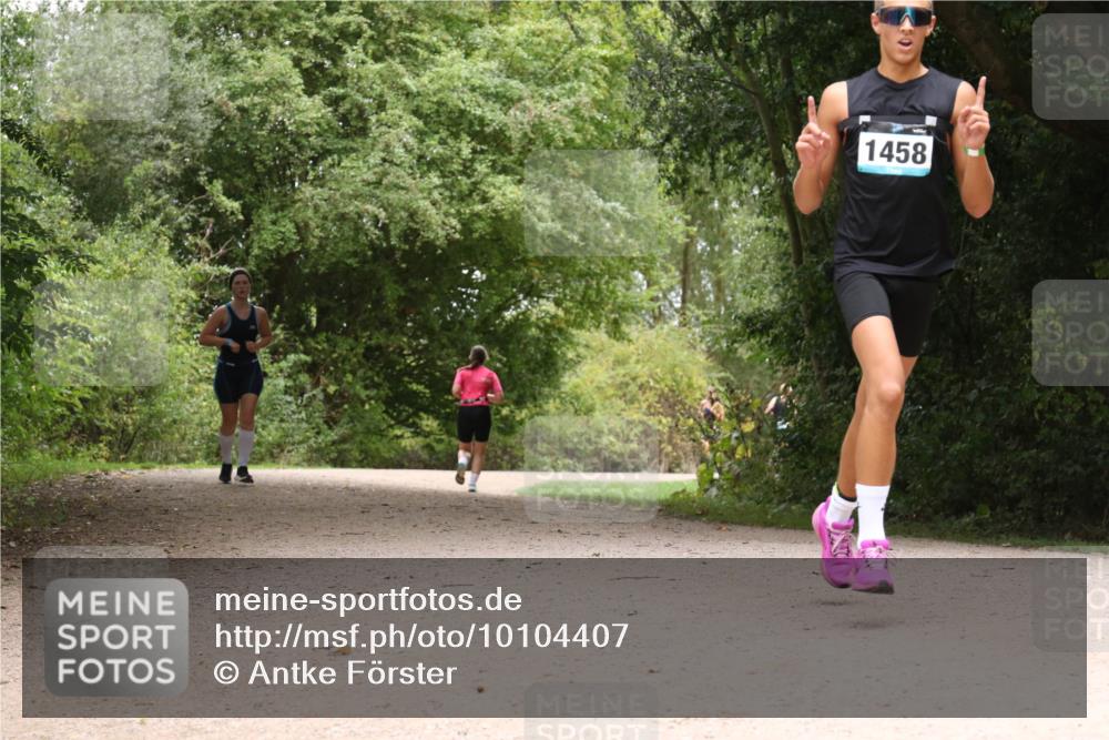 30.08.2026 - Elbe Triathlon Hamburg Antke Förster http://msf.ph/oto/10104407 30.08.2026 11:55:53 Laufen 1458 meine-sportfotos.de