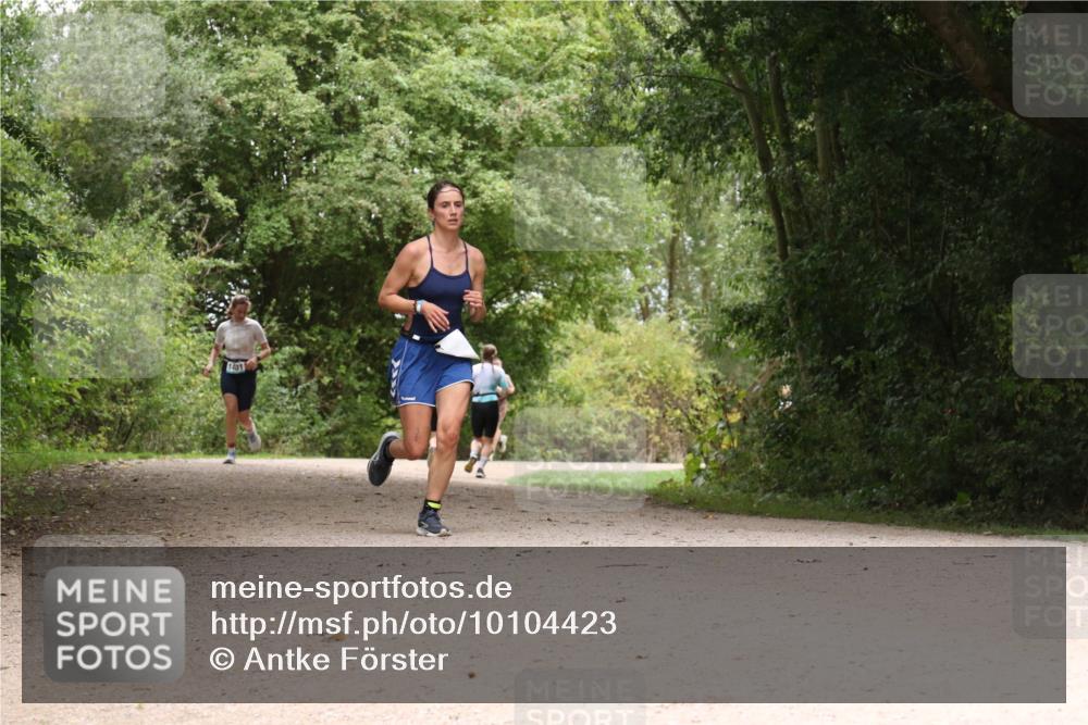 30.08.2026 - Elbe Triathlon Hamburg Antke Förster http://msf.ph/oto/10104423 30.08.2026 11:56:09 Laufen 1401 meine-sportfotos.de