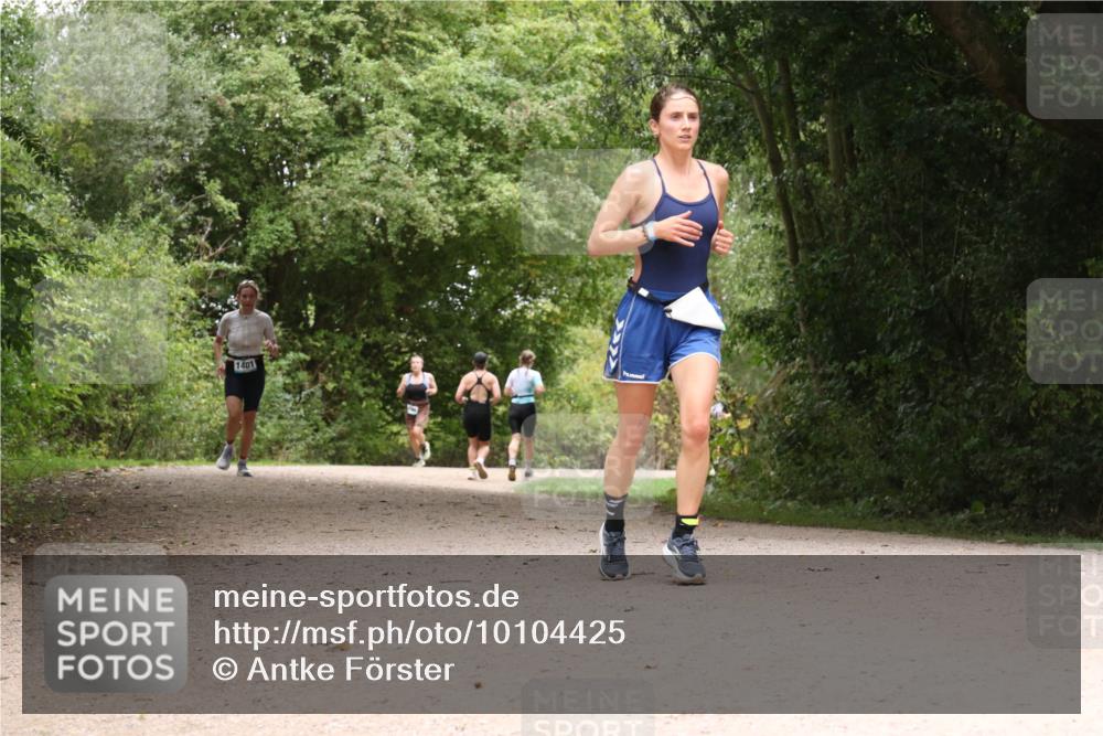 30.08.2026 - Elbe Triathlon Hamburg Antke Förster http://msf.ph/oto/10104425 30.08.2026 11:56:11 Laufen 1401 meine-sportfotos.de