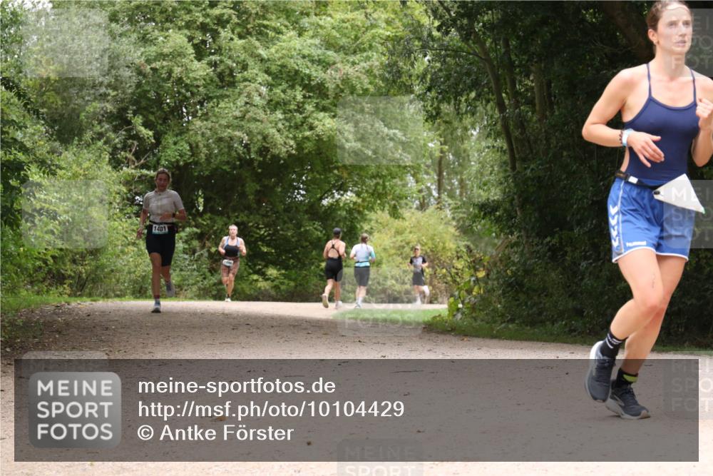 30.08.2026 - Elbe Triathlon Hamburg Antke Förster http://msf.ph/oto/10104429 30.08.2026 11:56:12 Laufen 1401 meine-sportfotos.de