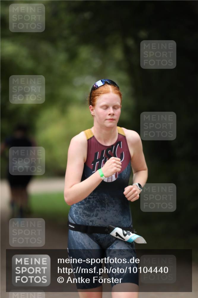 30.08.2026 - Elbe Triathlon Hamburg Antke Förster http://msf.ph/oto/10104440 30.08.2026 11:51:00 Laufen 7 meine-sportfotos.de