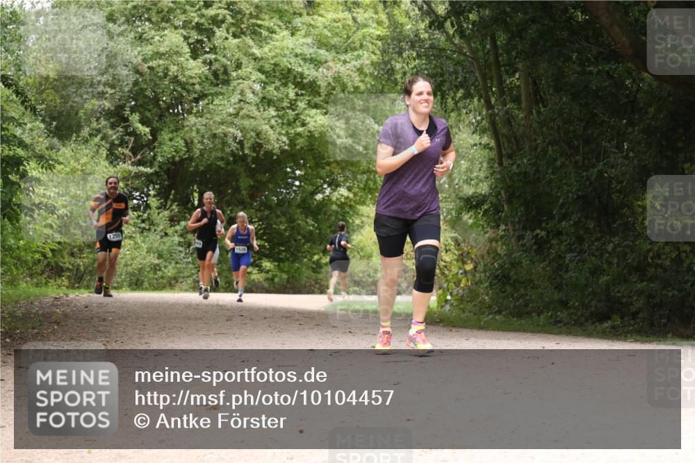 30.08.2026 - Elbe Triathlon Hamburg Antke Förster http://msf.ph/oto/10104457 30.08.2026 11:56:36 Laufen 1250, 1526 meine-sportfotos.de