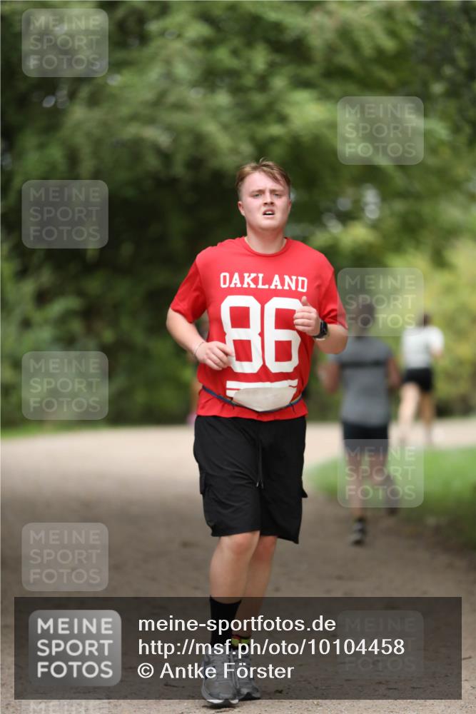 30.08.2026 - Elbe Triathlon Hamburg Antke Förster http://msf.ph/oto/10104458 30.08.2026 11:51:36 Laufen 10, 86 meine-sportfotos.de