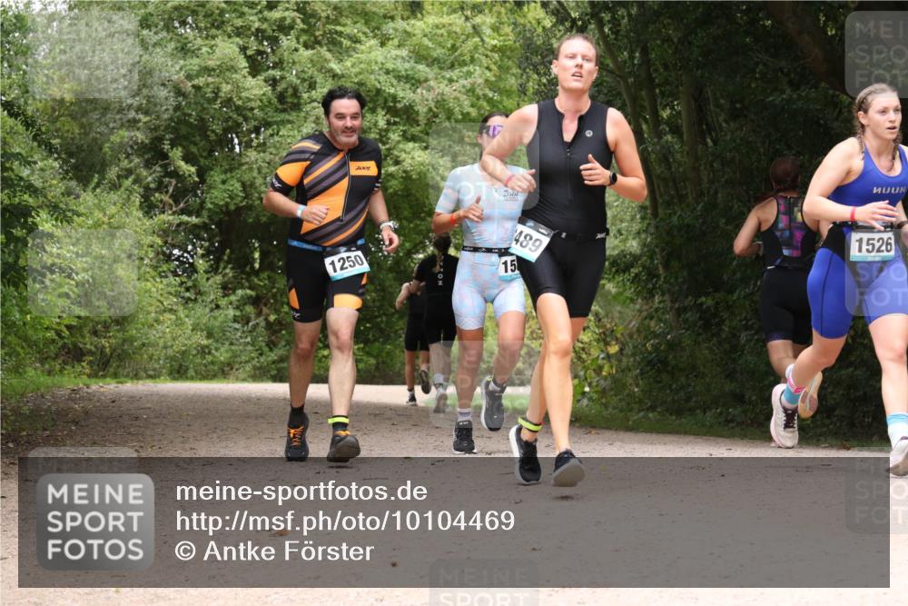 30.08.2026 - Elbe Triathlon Hamburg Antke Förster http://msf.ph/oto/10104469 30.08.2026 11:56:43 Laufen 2001, 1250, 489, 15, 1526 meine-sportfotos.de