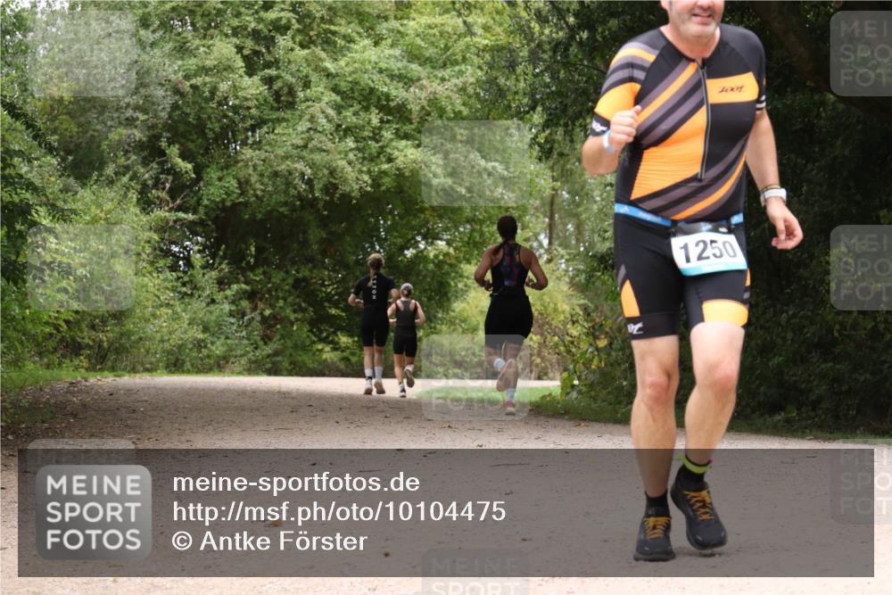 30.08.2026 - Elbe Triathlon Hamburg Antke Förster http://msf.ph/oto/10104475 30.08.2026 11:56:46 Laufen 1250, 1001 meine-sportfotos.de