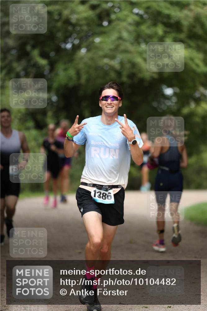 30.08.2026 - Elbe Triathlon Hamburg Antke Förster http://msf.ph/oto/10104482 30.08.2026 11:52:08 Laufen 1386 meine-sportfotos.de
