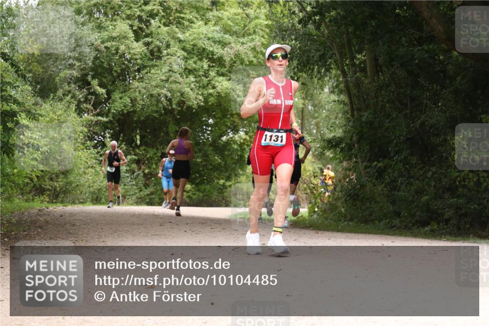 30.08.2026 - Elbe Triathlon Hamburg Antke Förster http://msf.ph/oto/10104485 30.08.2026 11:57:21 Laufen 1131 meine-sportfotos.de