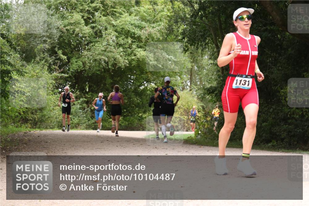 30.08.2026 - Elbe Triathlon Hamburg Antke Förster http://msf.ph/oto/10104487 30.08.2026 11:57:22 Laufen 1131 meine-sportfotos.de