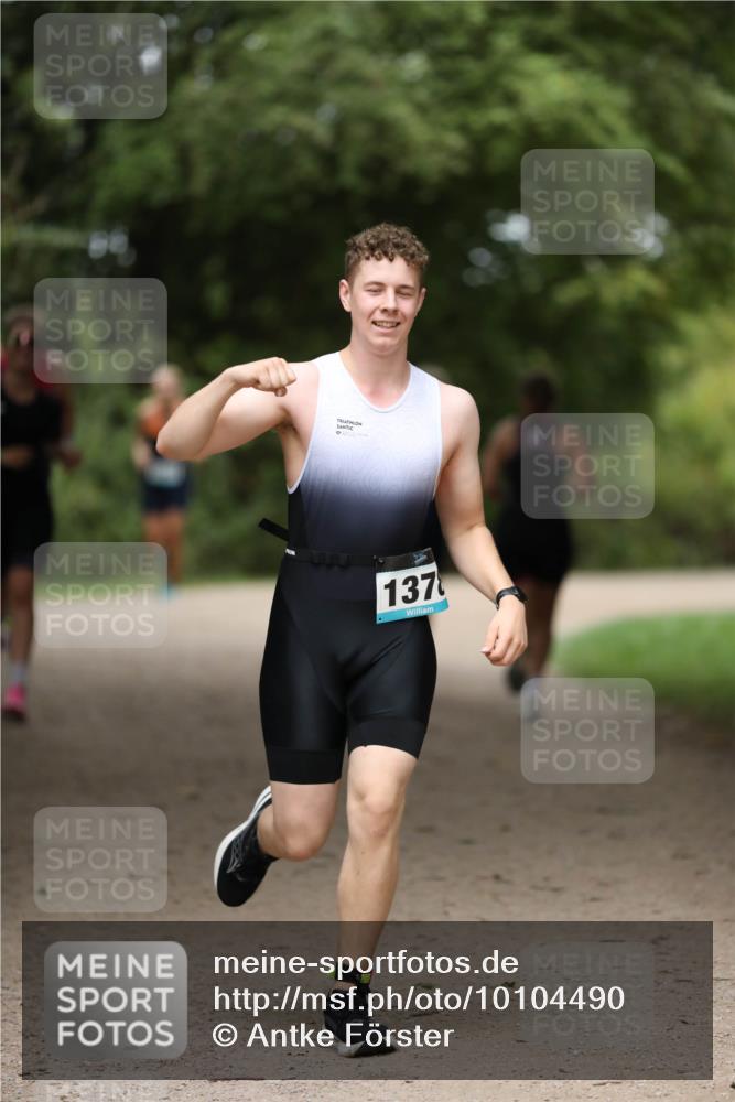 30.08.2026 - Elbe Triathlon Hamburg Antke Förster http://msf.ph/oto/10104490 30.08.2026 11:52:11 Laufen 1378 meine-sportfotos.de