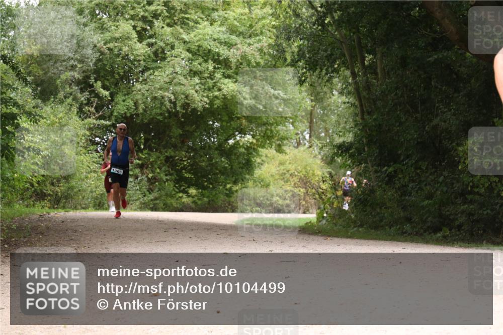 30.08.2026 - Elbe Triathlon Hamburg Antke Förster http://msf.ph/oto/10104499 30.08.2026 11:57:33 Laufen 1365 meine-sportfotos.de