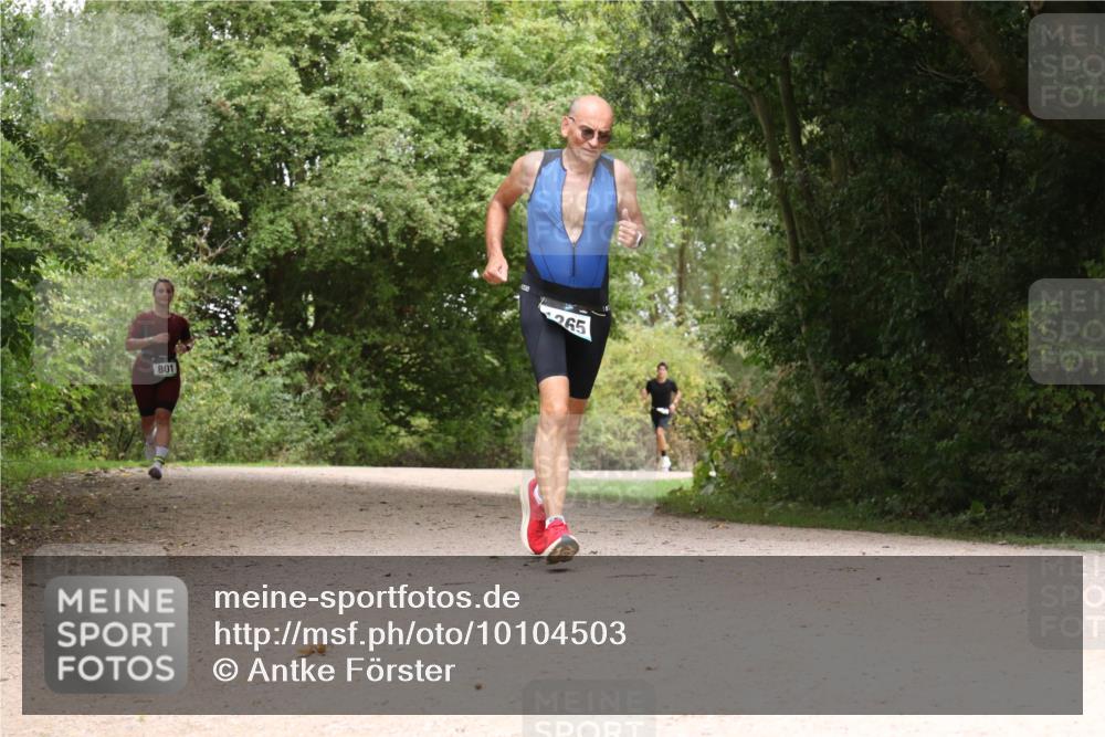30.08.2026 - Elbe Triathlon Hamburg Antke Förster http://msf.ph/oto/10104503 30.08.2026 11:57:38 Laufen 801, 265 meine-sportfotos.de