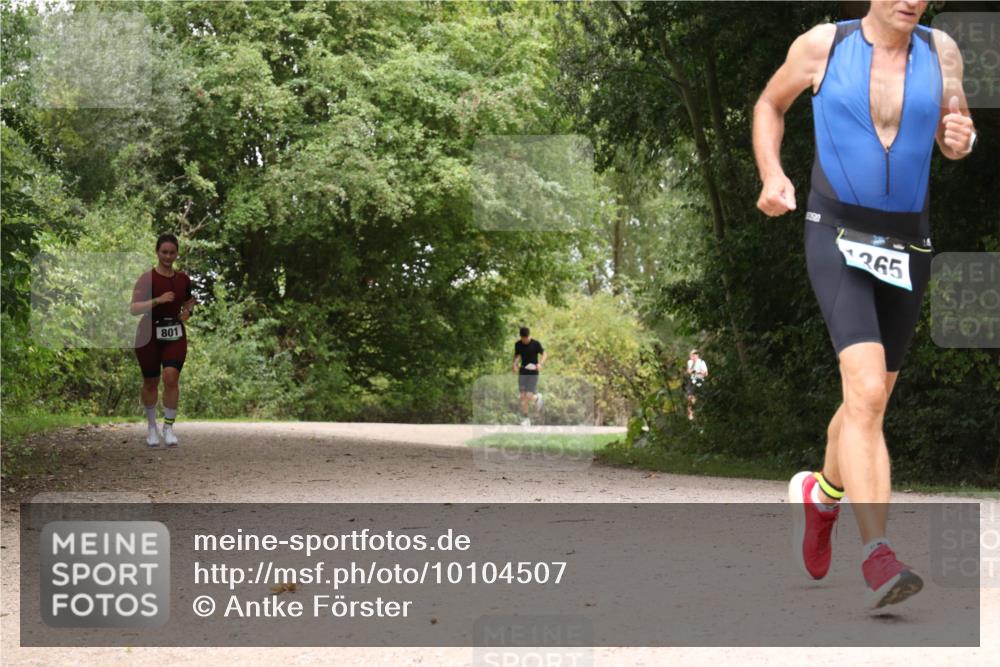 30.08.2026 - Elbe Triathlon Hamburg Antke Förster http://msf.ph/oto/10104507 30.08.2026 11:57:39 Laufen 801, 365 meine-sportfotos.de