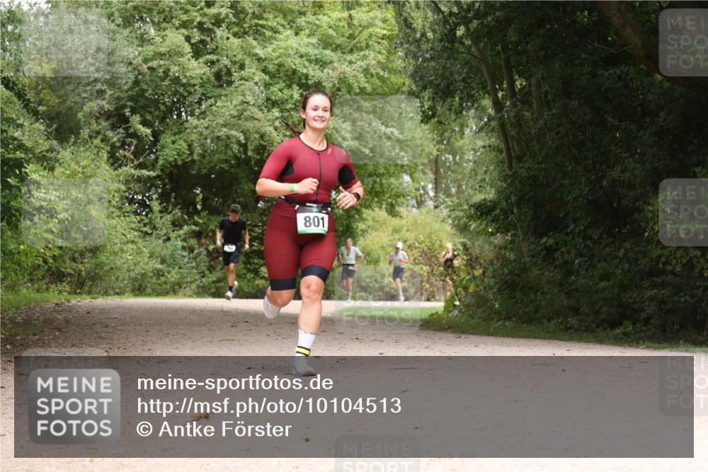 30.08.2026 - Elbe Triathlon Hamburg Antke Förster http://msf.ph/oto/10104513 30.08.2026 11:57:43 Laufen 801 meine-sportfotos.de