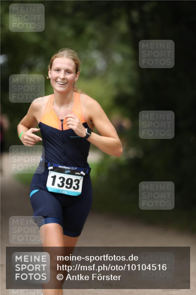 30.08.2026 - Elbe Triathlon Hamburg Antke Förster http://msf.ph/oto/10104516 30.08.2026 11:52:21 Laufen 1393 meine-sportfotos.de