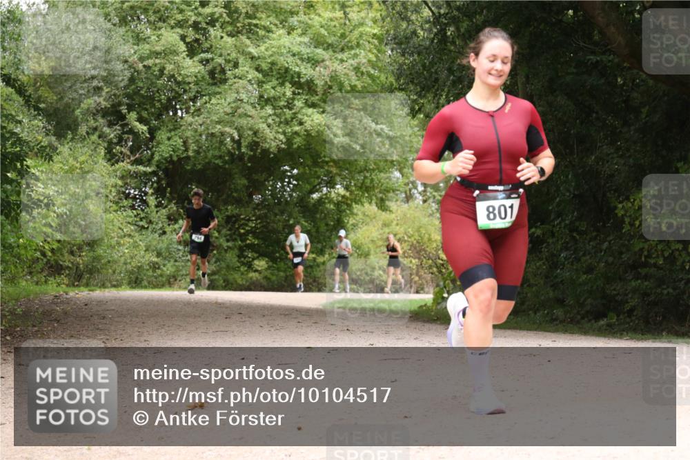 30.08.2026 - Elbe Triathlon Hamburg Antke Förster http://msf.ph/oto/10104517 30.08.2026 11:57:44 Laufen 794, 801 meine-sportfotos.de