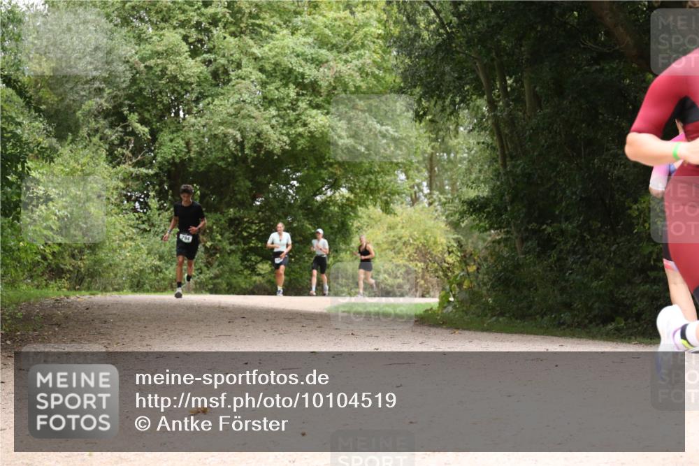 30.08.2026 - Elbe Triathlon Hamburg Antke Förster http://msf.ph/oto/10104519 30.08.2026 11:57:45 Laufen 794 meine-sportfotos.de