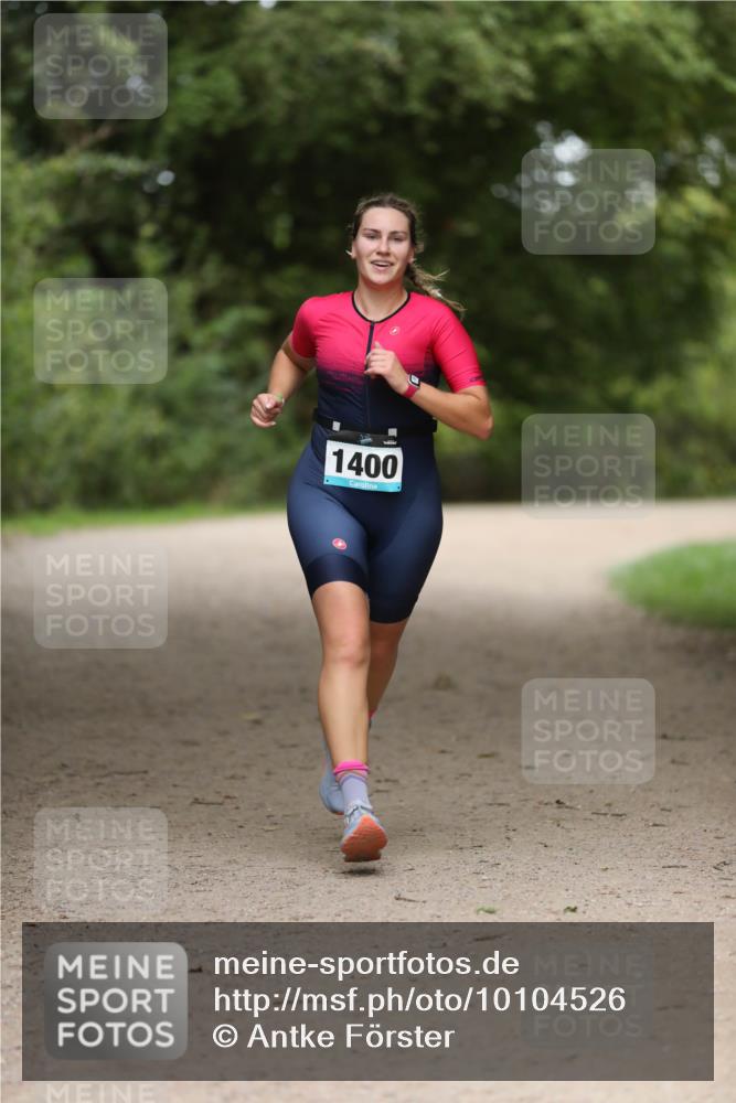 30.08.2026 - Elbe Triathlon Hamburg Antke Förster http://msf.ph/oto/10104526 30.08.2026 11:52:29 Laufen 1400 meine-sportfotos.de