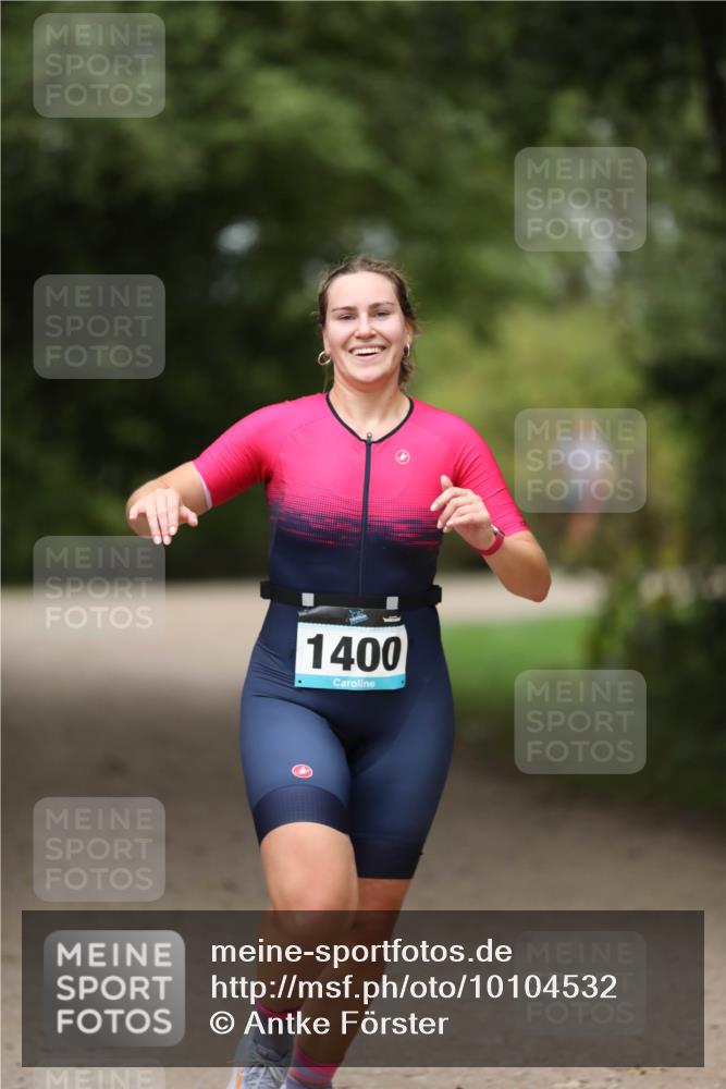 30.08.2026 - Elbe Triathlon Hamburg Antke Förster http://msf.ph/oto/10104532 30.08.2026 11:52:31 Laufen 1400 meine-sportfotos.de