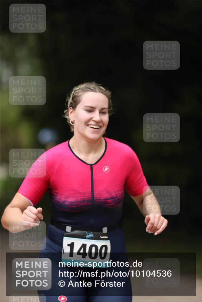 30.08.2026 - Elbe Triathlon Hamburg Antke Förster http://msf.ph/oto/10104536 30.08.2026 11:52:32 Laufen 1400 meine-sportfotos.de