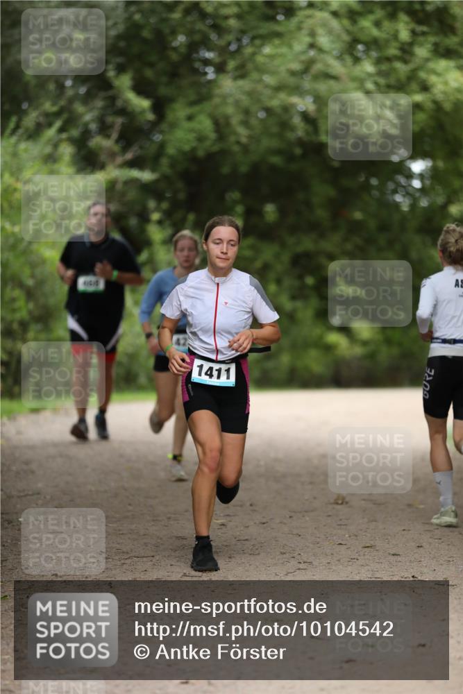 30.08.2026 - Elbe Triathlon Hamburg Antke Förster http://msf.ph/oto/10104542 30.08.2026 11:52:44 Laufen 1411 meine-sportfotos.de