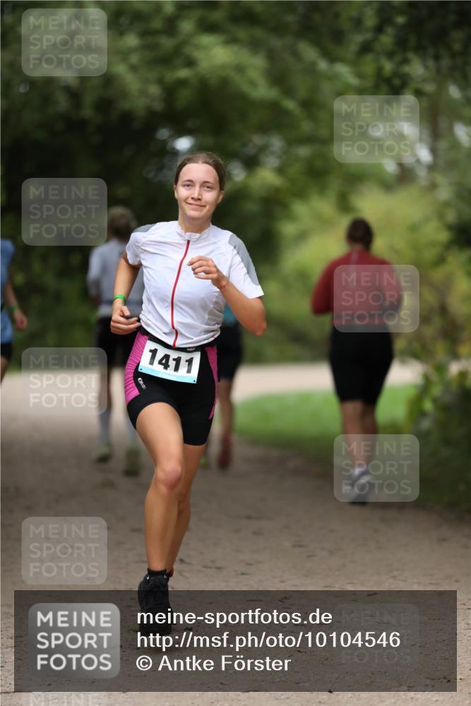 30.08.2026 - Elbe Triathlon Hamburg Antke Förster http://msf.ph/oto/10104546 30.08.2026 11:52:45 Laufen 1411 meine-sportfotos.de