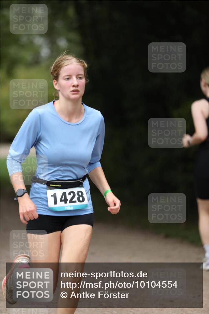 30.08.2026 - Elbe Triathlon Hamburg Antke Förster http://msf.ph/oto/10104554 30.08.2026 11:52:48 Laufen 1428 meine-sportfotos.de