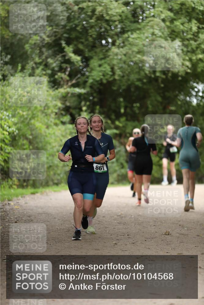 30.08.2026 - Elbe Triathlon Hamburg Antke Förster http://msf.ph/oto/10104568 30.08.2026 11:53:10 Laufen 861 meine-sportfotos.de