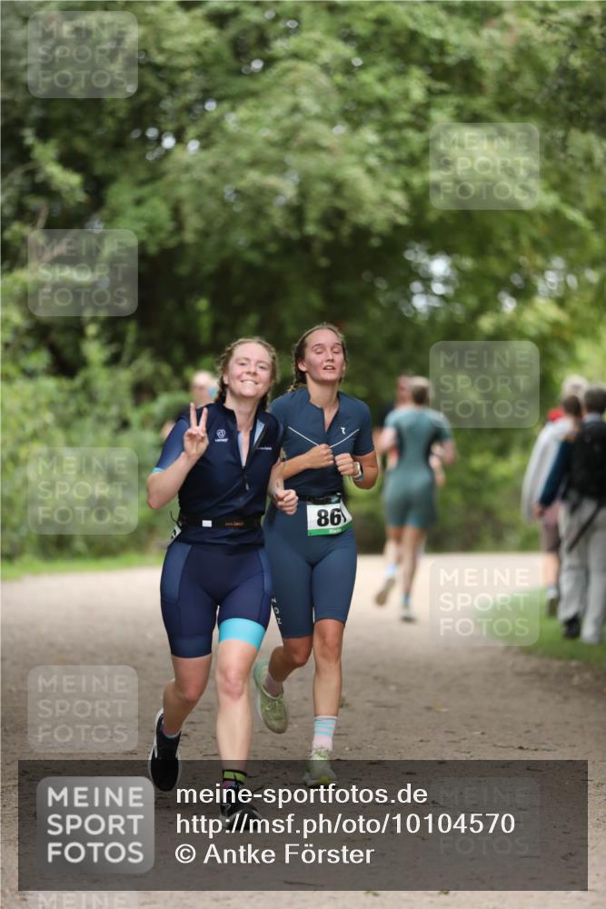 30.08.2026 - Elbe Triathlon Hamburg Antke Förster http://msf.ph/oto/10104570 30.08.2026 11:53:11 Laufen 86 meine-sportfotos.de