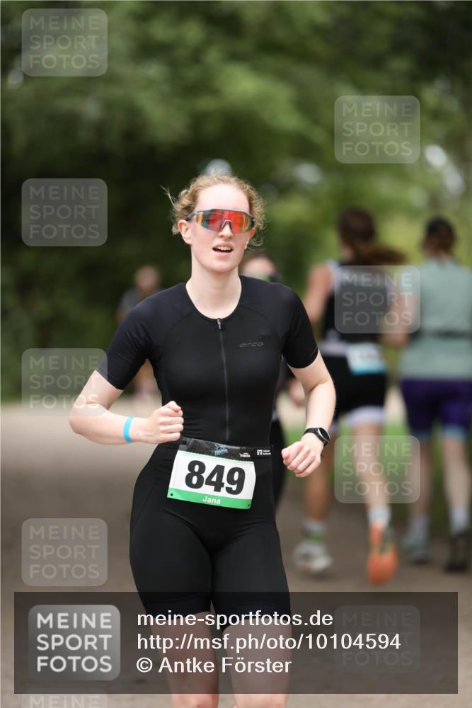 30.08.2026 - Elbe Triathlon Hamburg Antke Förster http://msf.ph/oto/10104594 30.08.2026 11:53:24 Laufen 849 meine-sportfotos.de