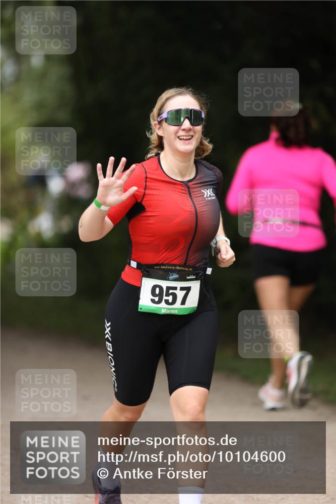 30.08.2026 - Elbe Triathlon Hamburg Antke Förster http://msf.ph/oto/10104600 30.08.2026 11:53:26 Laufen 957 meine-sportfotos.de