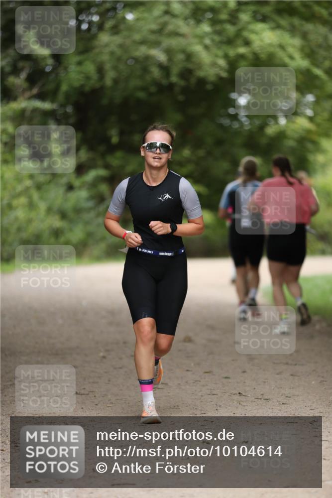 30.08.2026 - Elbe Triathlon Hamburg Antke Förster http://msf.ph/oto/10104614 30.08.2026 11:53:34 Laufen  meine-sportfotos.de