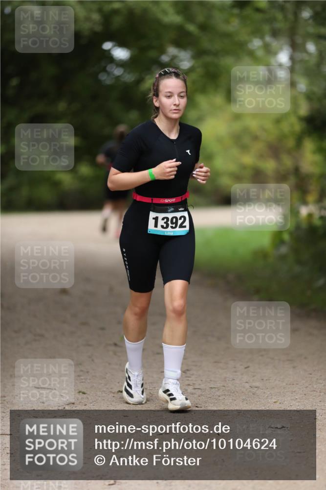 30.08.2026 - Elbe Triathlon Hamburg Antke Förster http://msf.ph/oto/10104624 30.08.2026 11:53:49 Laufen 1392 meine-sportfotos.de