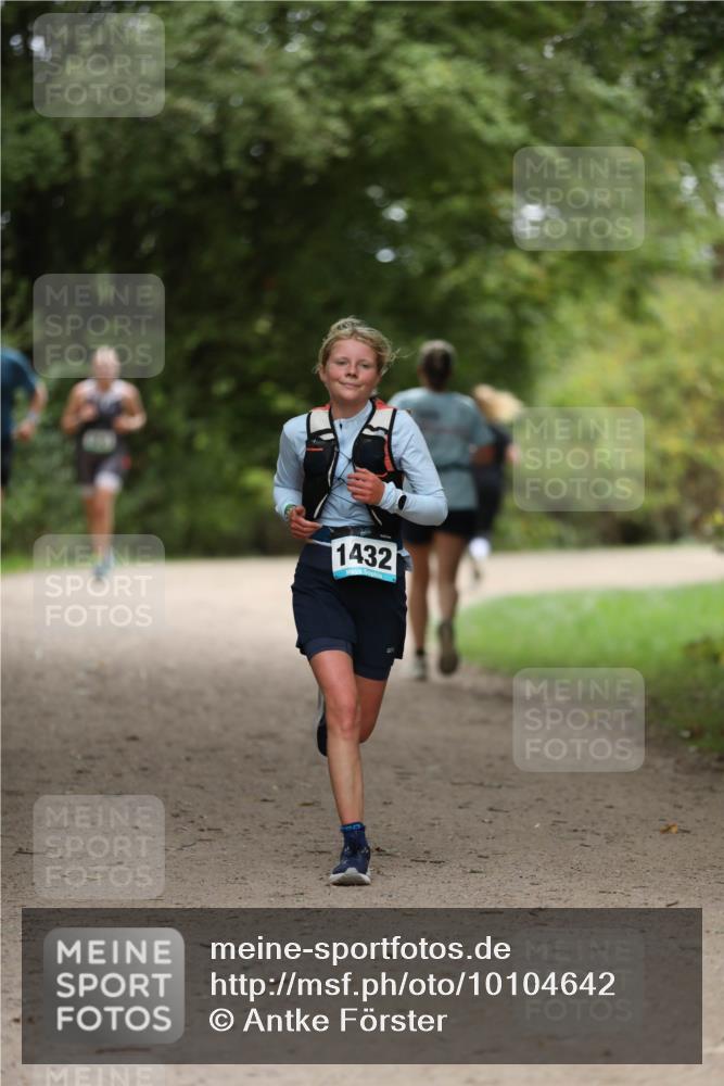 30.08.2026 - Elbe Triathlon Hamburg Antke Förster http://msf.ph/oto/10104642 30.08.2026 11:54:22 Laufen 1432 meine-sportfotos.de