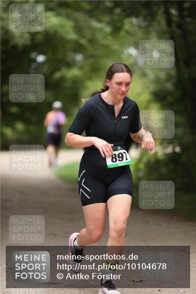 30.08.2026 - Elbe Triathlon Hamburg Antke Förster http://msf.ph/oto/10104678 30.08.2026 11:55:31 Laufen 2, 891 meine-sportfotos.de