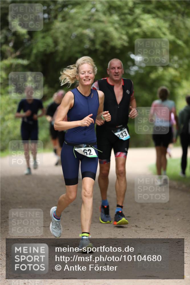 30.08.2026 - Elbe Triathlon Hamburg Antke Förster http://msf.ph/oto/10104680 30.08.2026 11:55:33 Laufen 62, 33 meine-sportfotos.de