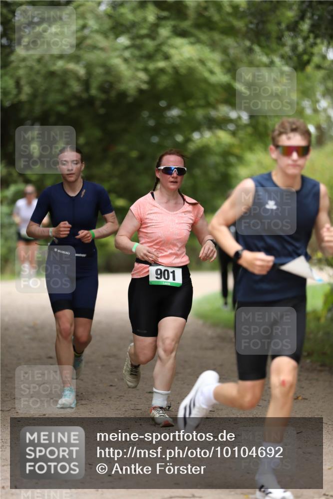30.08.2026 - Elbe Triathlon Hamburg Antke Förster http://msf.ph/oto/10104692 30.08.2026 11:55:37 Laufen 901 meine-sportfotos.de