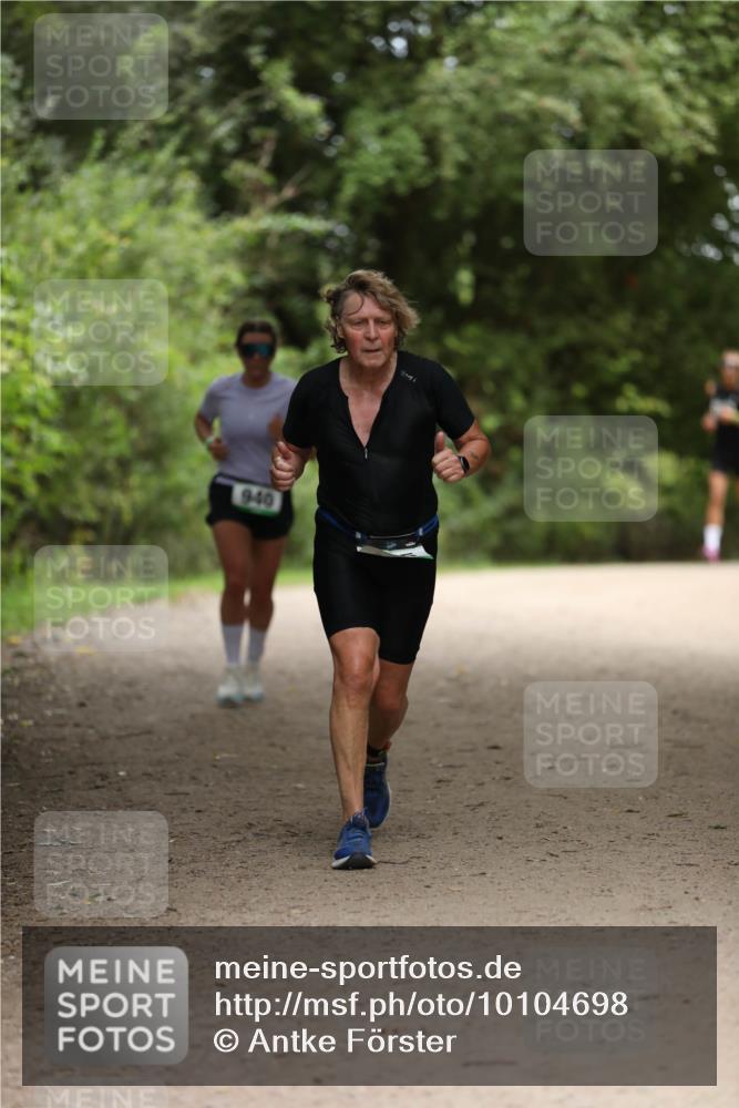 30.08.2026 - Elbe Triathlon Hamburg Antke Förster http://msf.ph/oto/10104698 30.08.2026 11:55:43 Laufen 940 meine-sportfotos.de
