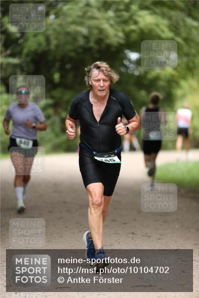 30.08.2026 - Elbe Triathlon Hamburg Antke Förster http://msf.ph/oto/10104702 30.08.2026 11:55:44 Laufen 940 meine-sportfotos.de