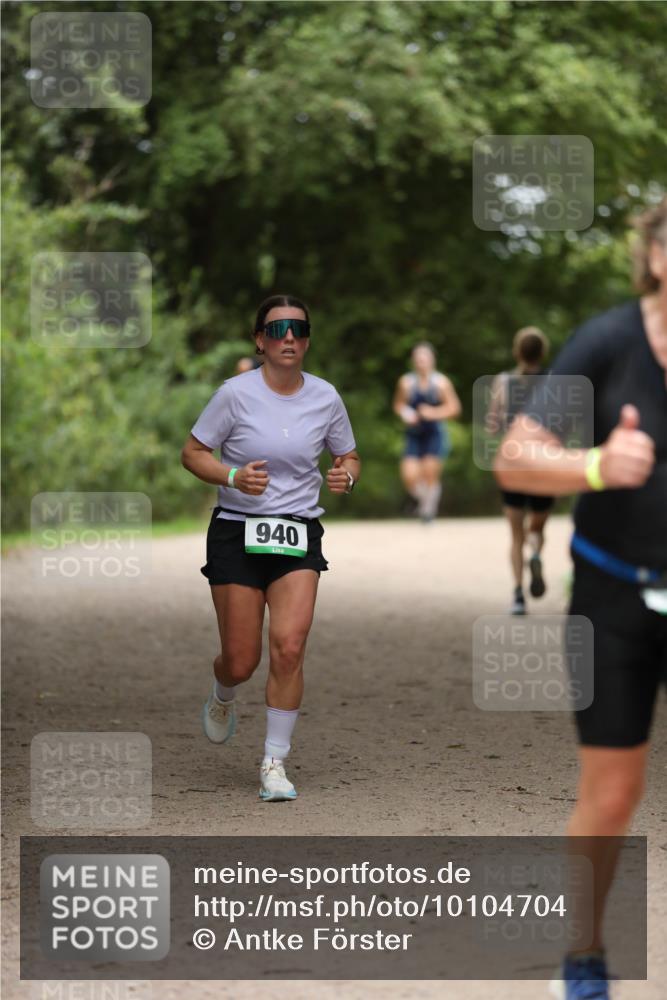 30.08.2026 - Elbe Triathlon Hamburg Antke Förster http://msf.ph/oto/10104704 30.08.2026 11:55:46 Laufen 940 meine-sportfotos.de