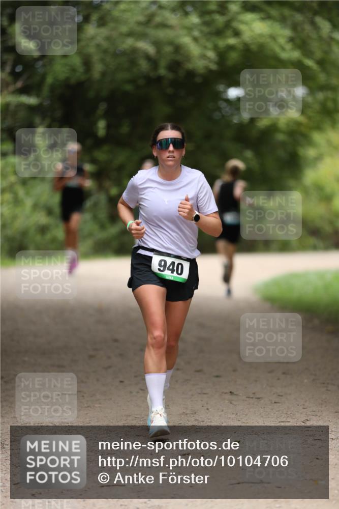 30.08.2026 - Elbe Triathlon Hamburg Antke Förster http://msf.ph/oto/10104706 30.08.2026 11:55:46 Laufen 940 meine-sportfotos.de