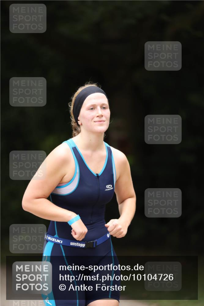 30.08.2026 - Elbe Triathlon Hamburg Antke Förster http://msf.ph/oto/10104726 30.08.2026 11:56:02 Laufen  meine-sportfotos.de