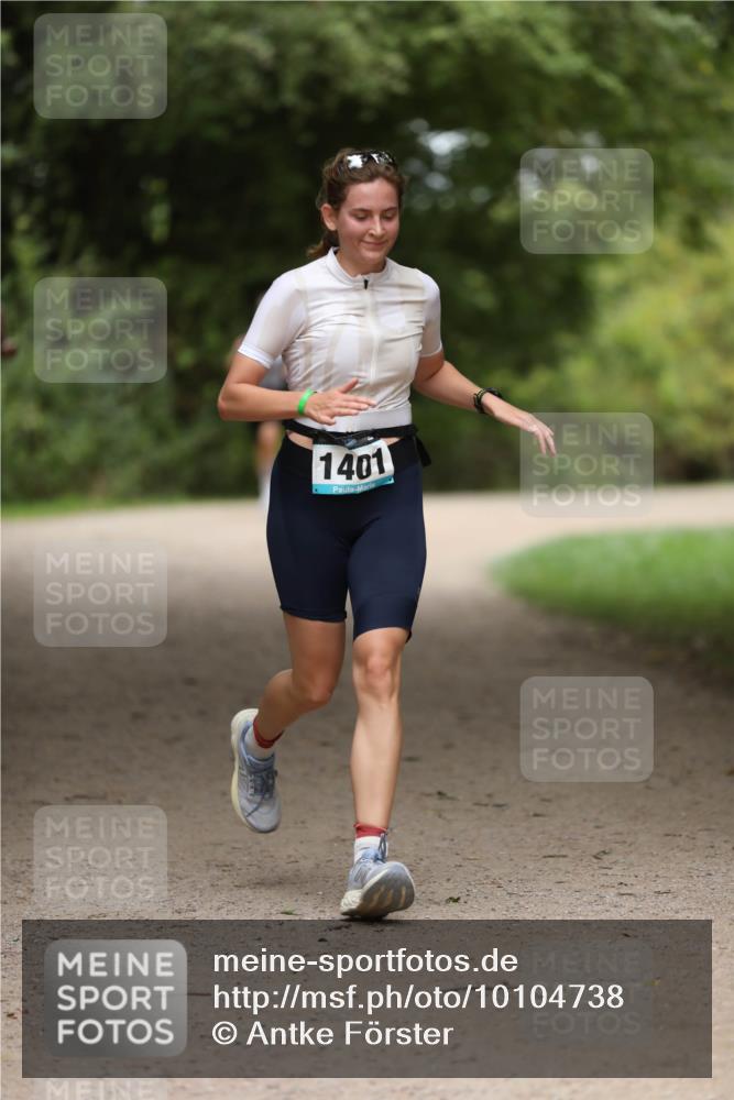 30.08.2026 - Elbe Triathlon Hamburg Antke Förster http://msf.ph/oto/10104738 30.08.2026 11:56:17 Laufen 1401 meine-sportfotos.de