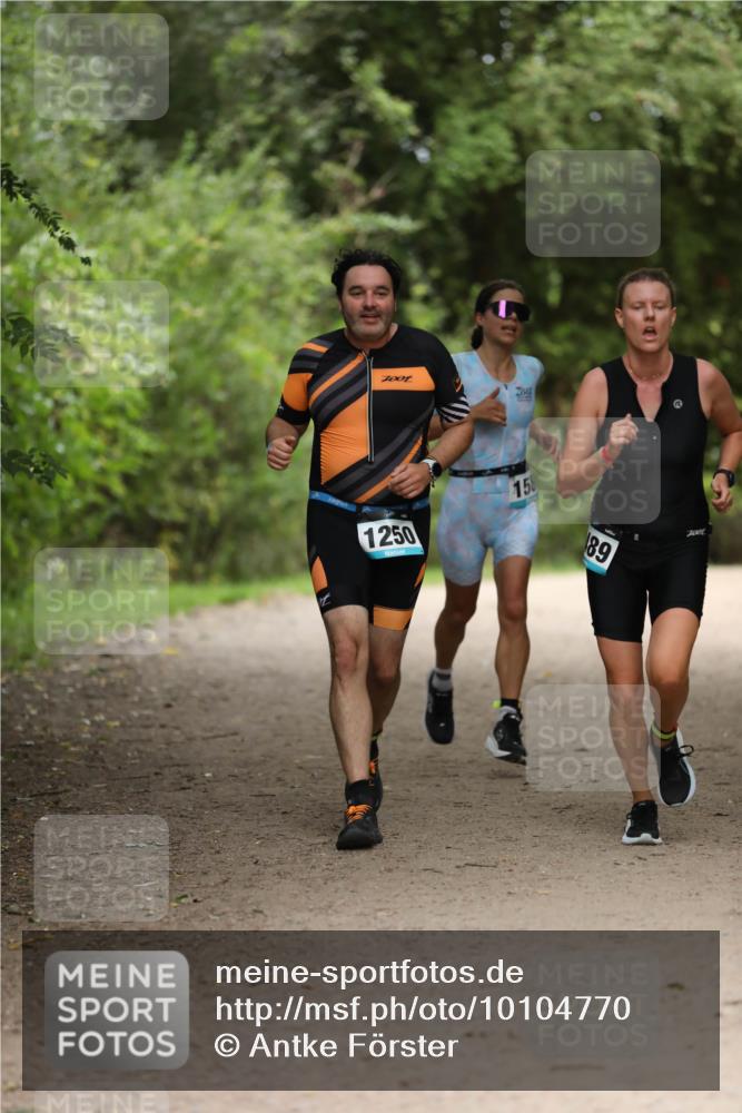 30.08.2026 - Elbe Triathlon Hamburg Antke Förster http://msf.ph/oto/10104770 30.08.2026 11:56:42 Laufen 1250, 158, 89, 7001 meine-sportfotos.de