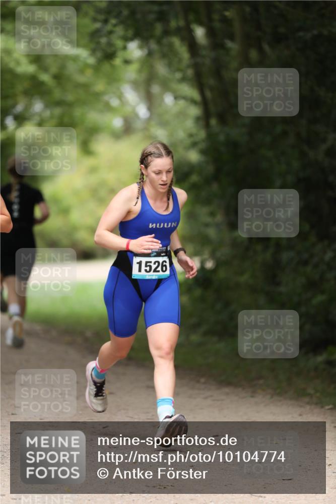 30.08.2026 - Elbe Triathlon Hamburg Antke Förster http://msf.ph/oto/10104774 30.08.2026 11:56:43 Laufen 1526 meine-sportfotos.de