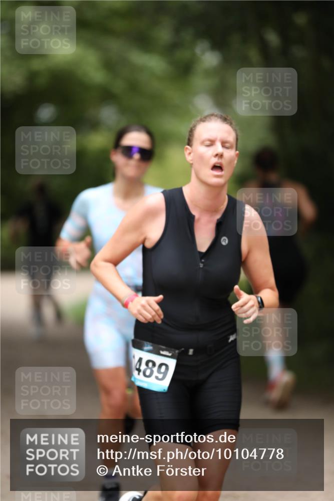 30.08.2026 - Elbe Triathlon Hamburg Antke Förster http://msf.ph/oto/10104778 30.08.2026 11:56:44 Laufen 489 meine-sportfotos.de